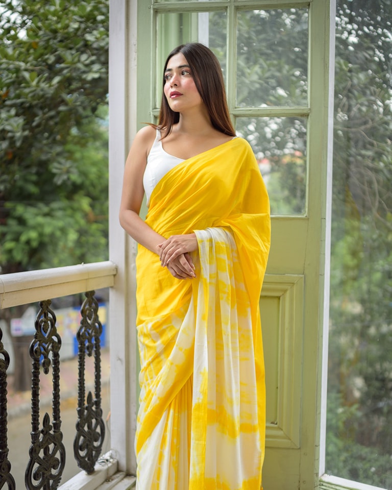 YELLOW COLOR DIGITAL PRINTED SOFT LINEN SAREE